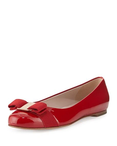 FERRAGAMO VARINA PATENT LEATHER BOW BALLERINA FLATS,PROD142370040