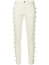 TU ES MON TRESOR TU ES MON TRÉSOR PEARL EMBELLISHED CROPPED JEANS - WHITE