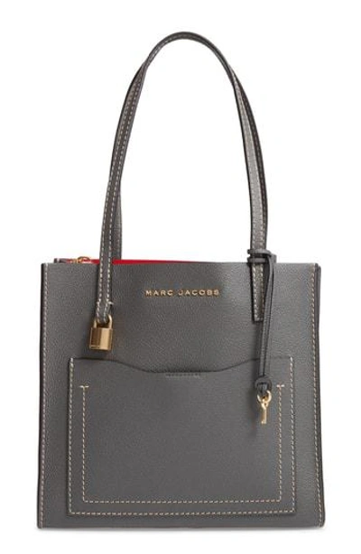 Marc Jacobs The Grind Medium Leather Tote - Grey In Forged Iron/red/gold