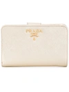 PRADA PRADA MEDIUM SAFFIANO WALLET - 金色