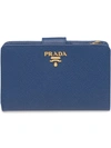 PRADA PRADA MEDIUM SAFFIANO LEATHER WALLET - 蓝色