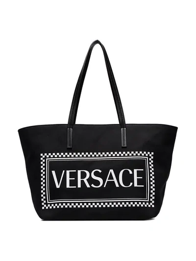 Versace 大号logo印图涂层帆布托特包 In Black