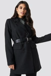 DILARA X NA-KD BELTED SUIT JACKET - BLACK