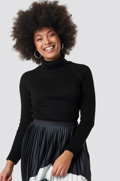 Trendyol Knitted High Neck Pullover - Black