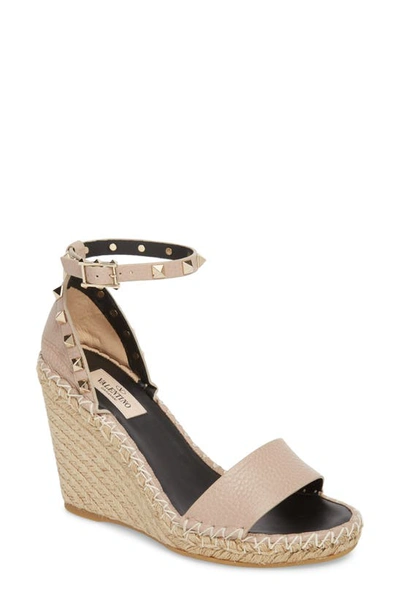 Valentino Garavani Rockstud Espadrille Wedge In Pink