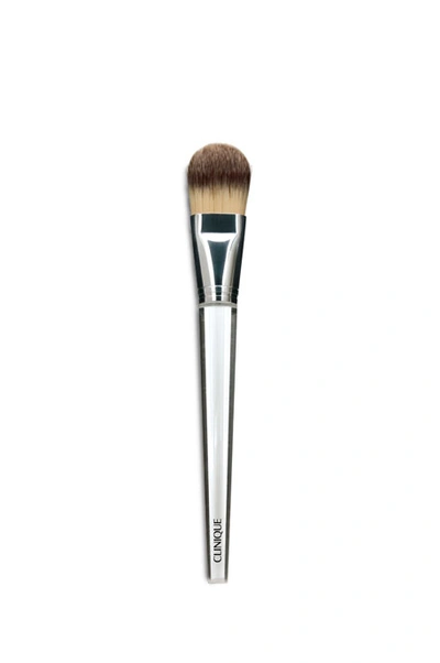 Clinique Foundation Buff Brush