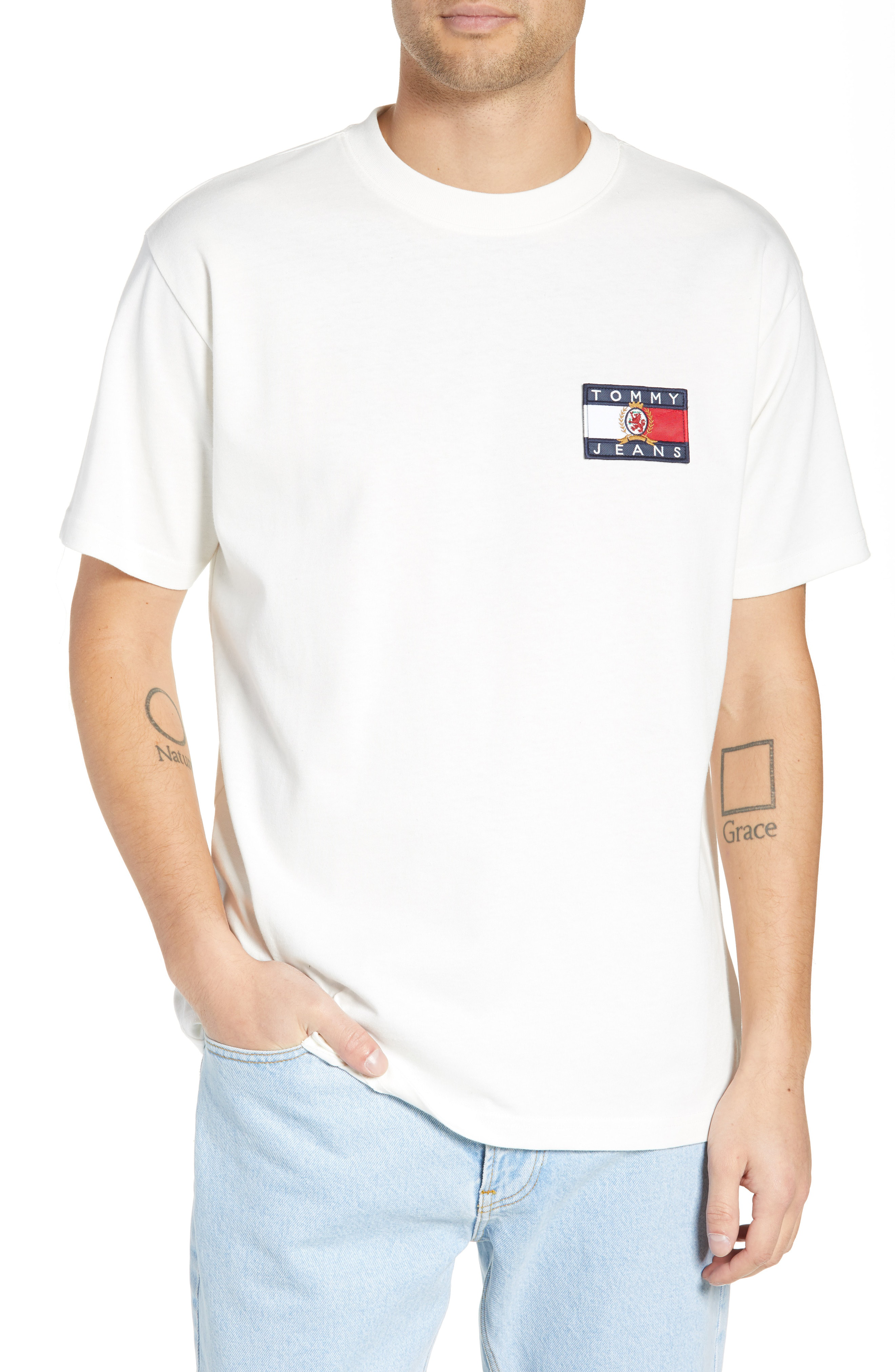 tommy jeans crest t shirt