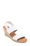 Andre Assous Allison Womens Padded Insole Wedge Dress Sandals In White