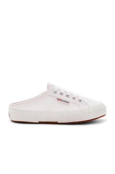Superga Slip On 运动鞋 In White