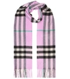 BURBERRY THE CLASSIC CHECK CASHMERE SCARF,P00366322