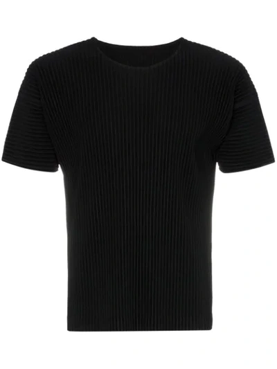 Issey Miyake Plissiertes T-shirt Mit U-ausschnitt In Black