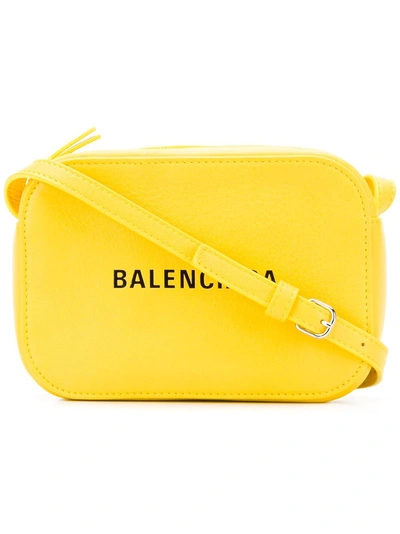 Balenciaga Everyday 印花纹理皮革相机包 In Jaune Soleil/ Noir