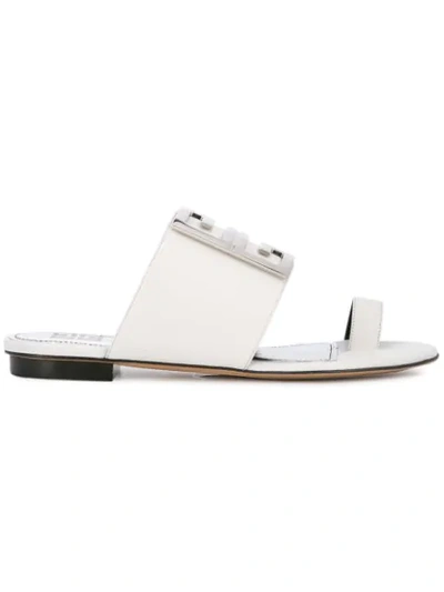 Givenchy Logo Plaque Flat Sandals - 大地色 In White