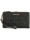MICHAEL MICHAEL KORS LARGE QUILTED SMARTPHONE WRISTLET