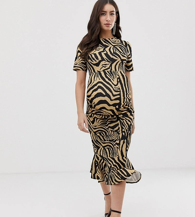 Queen Bee Maternity Short Sleeve Dress In Zebra Print-multi