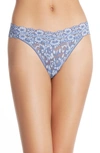 Hanky Panky Cross-dyed Signature Lace Original-rise Thong In Chambray/ Ivory