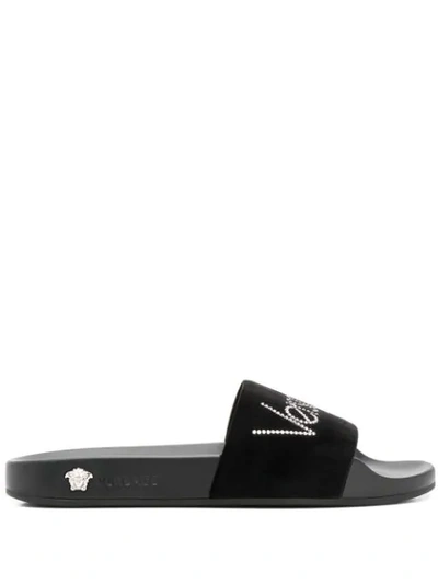 Versace Rhinestone Logo Slide Sandals - 黑色 In Black