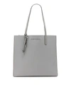 MARC JACOBS MARC JACOBS THE GRIND TOTE IN GRAY.,MARJ-WY421