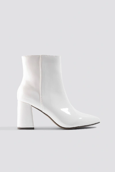 Na-kd Glossy Patent Boots - White