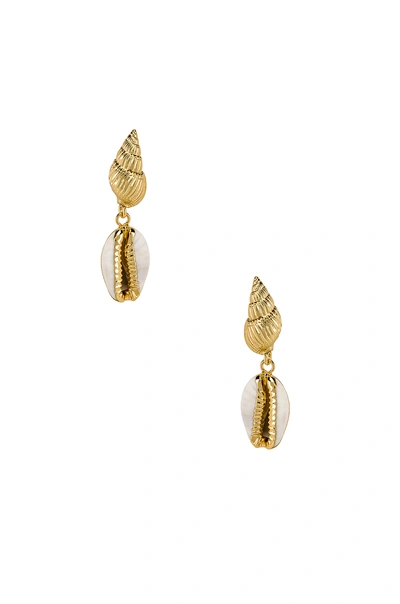 Amber Sceats Kelsi Earrings In Metallic Gold.