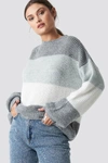 NA-KD COLOR STRIPED BALLOON SLEEVE KNITTED SWEATER - GREY