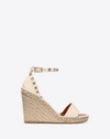 VALENTINO GARAVANI VALENTINO GARAVANI DOUBLE ROCKSTUD GRAINY CALFSKIN WEDGE SANDAL 95 MM