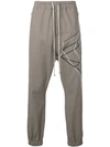 RICK OWENS RICK OWENS EMBROIDERED GRAPHIC JOGGERS - 灰色