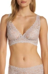 Hanro Moments Stretch-lace Underwired Soft-cup Bra In Pastel Grey 1321