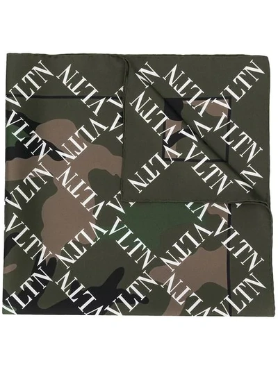 Valentino Vltn Camouflage Print Scarf - 绿色 In Green