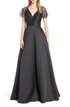 ml Monique Lhuillier V-neck Ball Gown W/ Lace Sleeves In Black