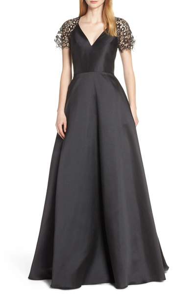 ml Monique Lhuillier V-neck Ball Gown W/ Lace Sleeves In Black