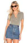 FREE PEOPLE FREE PEOPLE POPPY POLO IN OLIVE.,FREE-WS2226