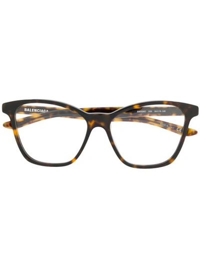 Balenciaga Cat Eye Frame Glasses In 棕色