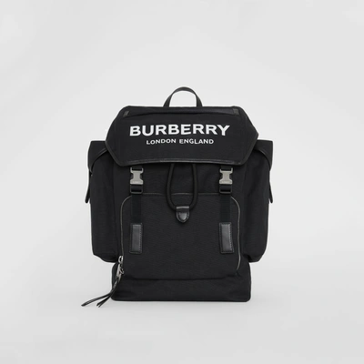 Burberry 中号徽标装饰棉质混纺双肩包 In Black