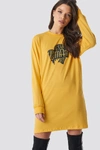 NA-KD Oversized LS T-Shirt Dress Yellow