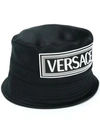 VERSACE 90S LOGO BUCKET HAT