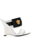 VERSACE WEDGE-SANDALEN MIT MEDUSA