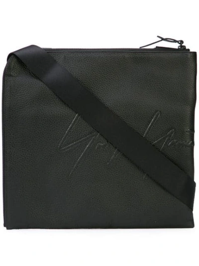 Yohji Yamamoto Embossed Logo Messenger Bag In Black
