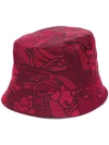 VERSACE VERSACE MEDUSA AND GRECA PRINT BUCKET HAT - 红色