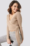 NA-KD OVERLAP RIBBED KNITTED SWEATER - BEIGE