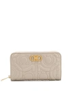 FERRAGAMO SALVATORE FERRAGAMO LOGO EMBOSSED CHAIN WALLET - NEUTRALS