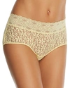 Wacoal 'halo Lace' Boyshorts In Pale Banana