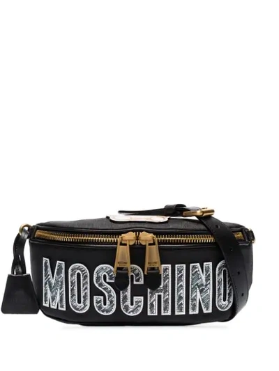 Moschino Logo镶嵌斜挎包 - 黑色 In Black