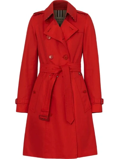 Burberry The Chelsea Cotton Gabardine Trench Coat In Red