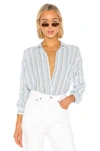 VINCE VINCE TEXTURED STRIPE BOXY BUTTON DOWN IN BLUE.,VINCE-WS973