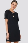 NA-KD T-SHIRT DRESS - BLACK