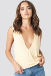 NA-KD Hannah Whiting Deep Front Top Beige