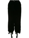 ALEKSANDR MANAMÏS ALEKSANDR MANAMÏS TIED CUFFS CROPPED TROUSERS - 黑色