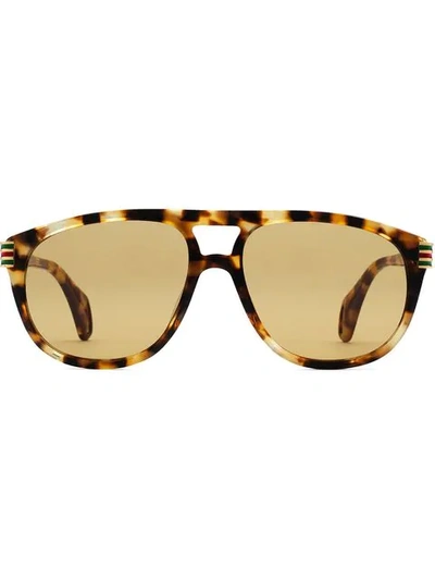 Gucci Eyewear Web标志条纹细节飞行员太阳眼镜 - 棕色 In Brown