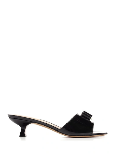 Ferragamo Ginostra Bow-embellished Patent-leather Mules In Black